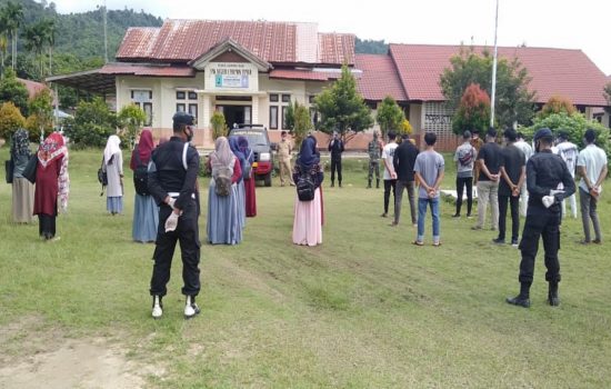 Brimob dan TNI Sosialisasi Bahaya Covid19  ke Sekolah