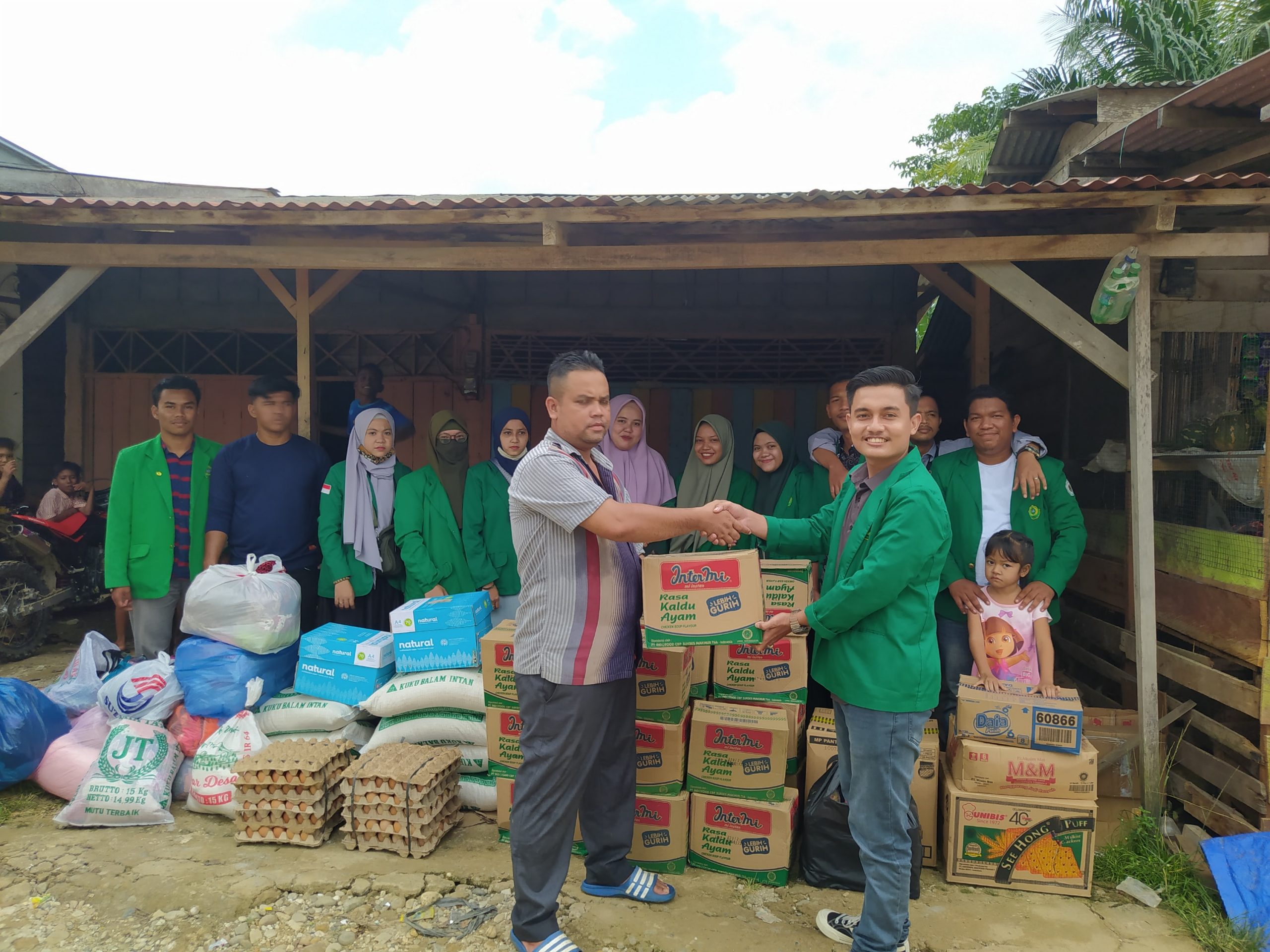 Keluarga Besar Mahasiswa (KBM) Institut Agama Islam Negeri (IAIN) Langsa salurkan bantuan sembako