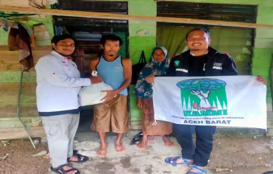 Lima Hari Galang Dana, KAMMI Aceh Barat Bagikan Langsung Paket Sembako Ke 4 Kecamatan Di Aceh Utara