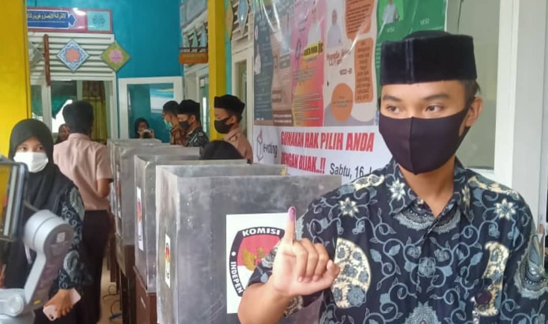 KIP Aceh Barat Buka e-Voting Pemilihan Pengurus OSIM MTsN Aceh Barat