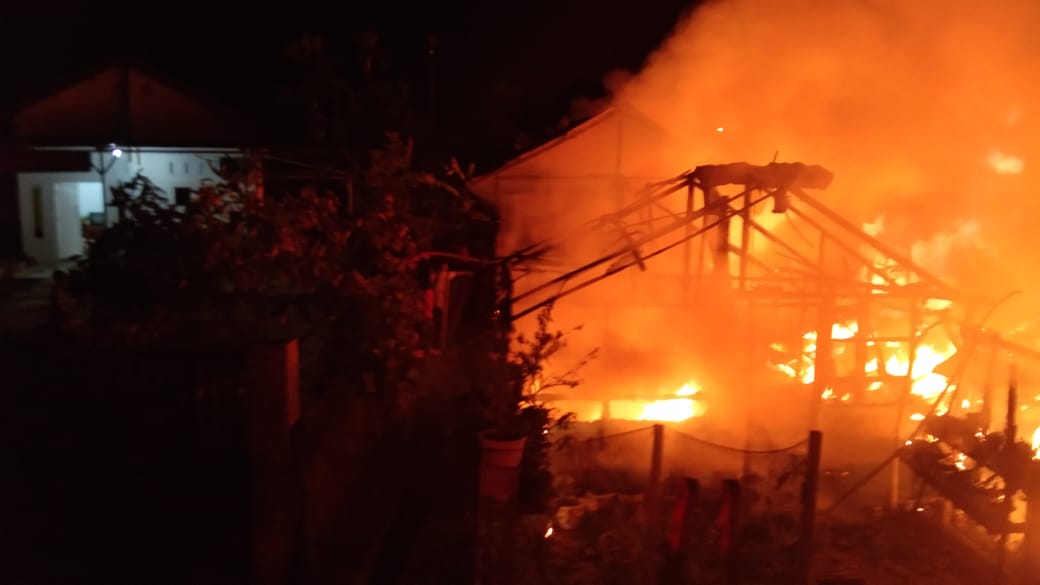 Kebakaran Hebat Sembilan Rumah Hangus di Langsa 