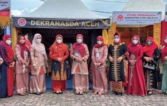 Bermodal Sulam Emas dan Pucuk Nilam, Aceh Jaya Borong Juara Dekranasda