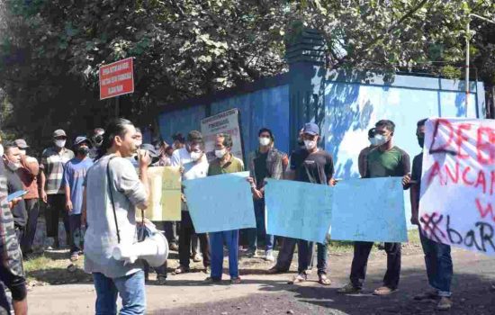 BaRADEBU Lancarkan Demontrasi di  Holing Pelabuhan PT. Mifa Bersaudara