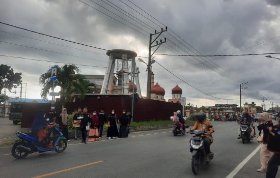 Momentum Pertengahan Ramadhan, HMJ-IH Berbagi di Aceh Barat