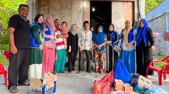 IWAPI Aceh Selatan Salurkan Paket Sembako untuk Korban Banjir