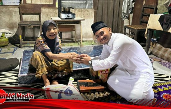 MJD Group Serahkan Paket Bantuan Sembako Untuk Lansia Di Aceh Barat