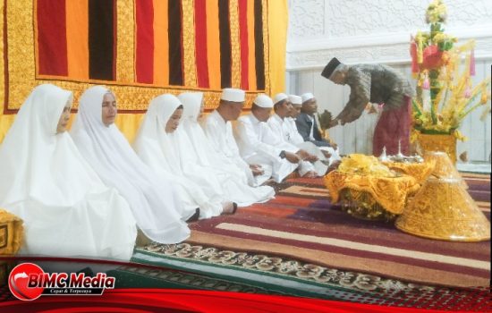Lestarikan Budaya Kekeluargaan, Warga Gampong Gampa Peusijuk 9 Jamaah Haji