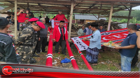 Jelang Pemilu Sagoe Partai Aceh Meureubo Lakukan Peusijuk Bendera Partai